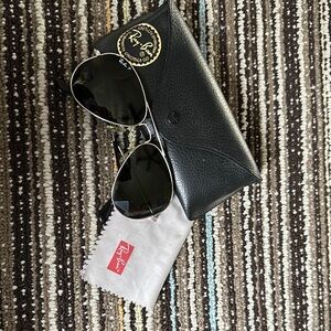 Ray-Ban Black Aviator Sunglasses with Case